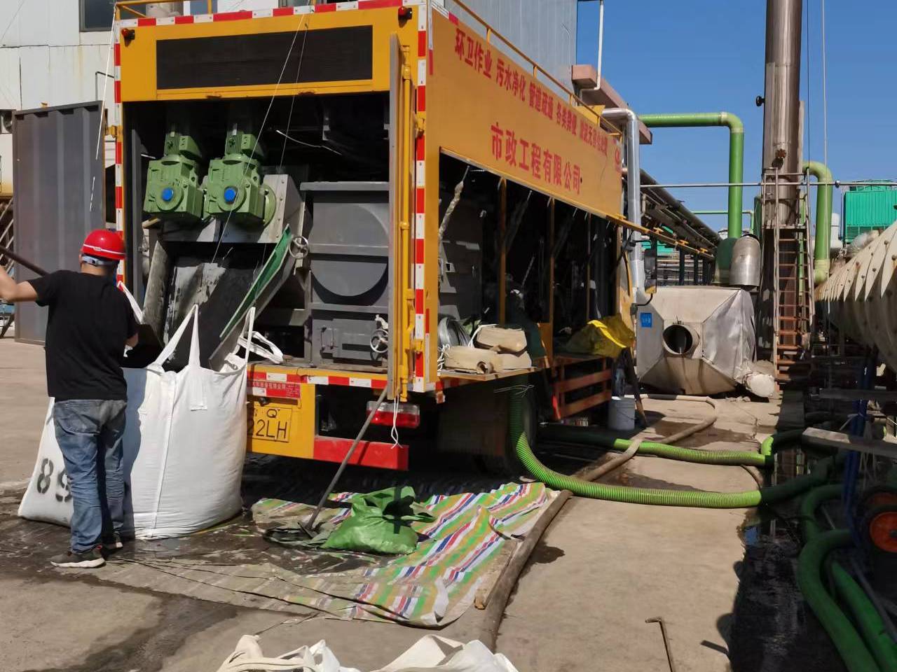 乌兰浩特淤泥压干处理